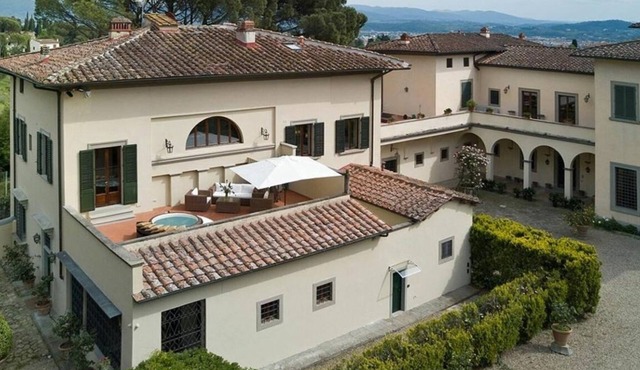 Villa in Florence with 5 bedrooms sleeps 10