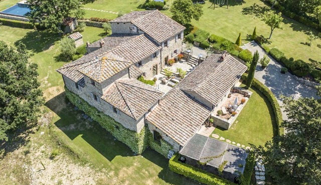 Villa in Gaiole In Chianti with 7 bedrooms sleeps 14