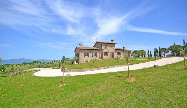 Villa in La Villa-farneta with 7 bedrooms sleeps 13