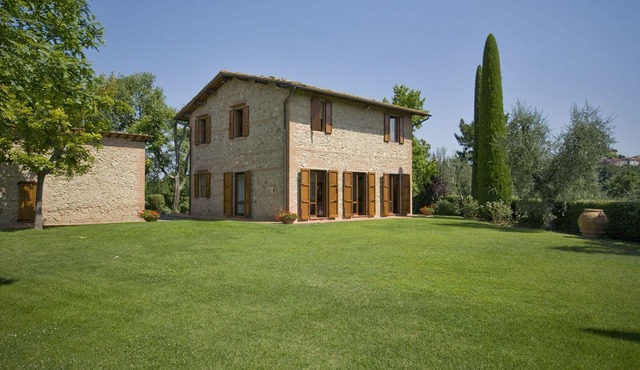 Villa in Palaia with 4 bedrooms sleeps 8