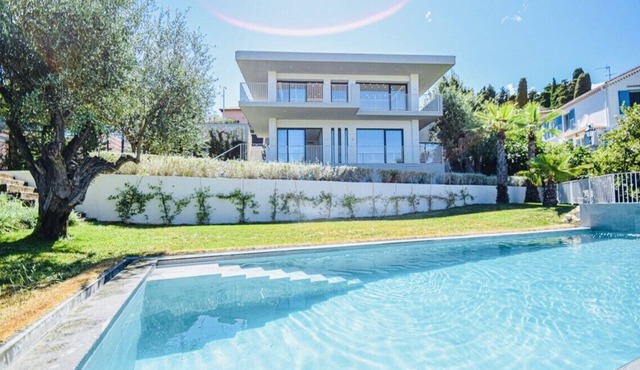 villa just 6km from monaco