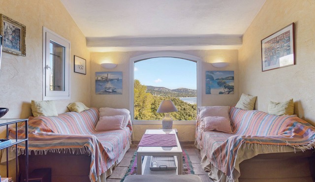 Villa 'La Mignonette' with Sea View, Private Garden and Wi-Fi