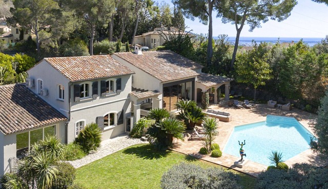 Villa Lumina - in a private domain
