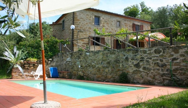 Villa Mezza - Tuscan farmhouse with pool