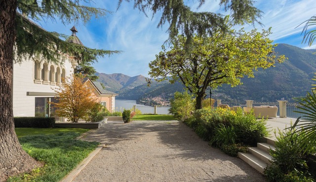 Villa Moltrasio - Four Bedroom Villa, Sleeps 8