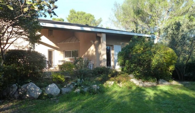 Villa Nîmes, private swimming pool, garden "garrigue spirit" 5mn from the Maison Carrée