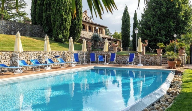 Villa Osservatorio for up to 11 with private pool, 15mins to San Gimignano
