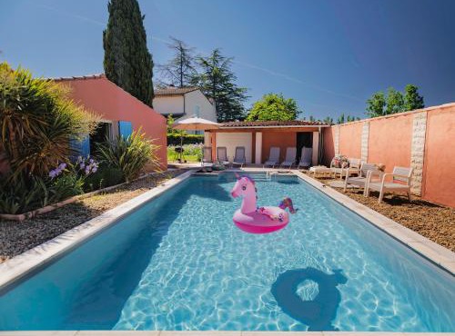 Villa provençale avec piscine privée et jardin ensoleillé