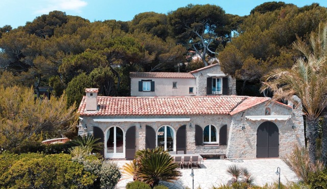 Villa Provençale Cap Dantibes With sea View, Pool and bbq