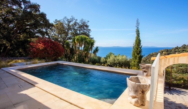 Villa "Vue sur les Iles d'Or" with Sea View, Private Pool & Wi-Fi