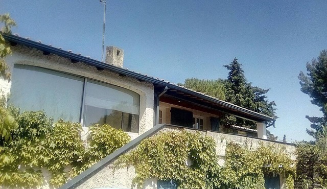 Villa with a summer pool located between the sea (14 km) and the garrigue (500 m) in Cournonterral.