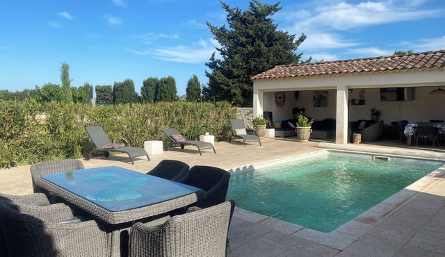 VILLA with heated swimming pool, pool house and petanque court
