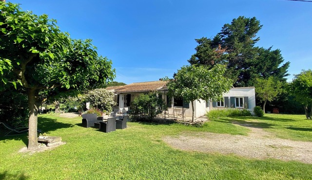 Villa with pool in the countryside