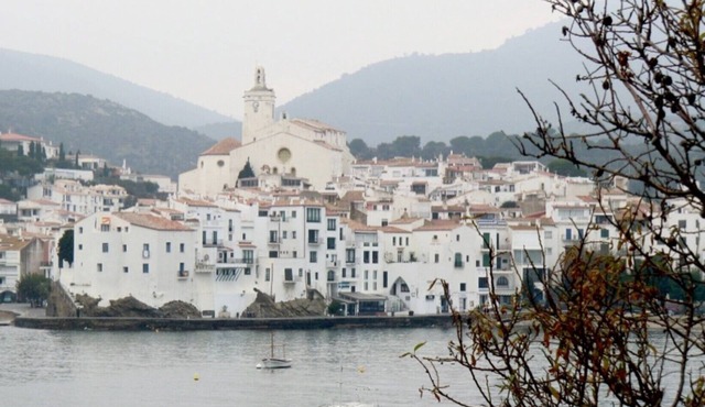 Village house between sea and mountain