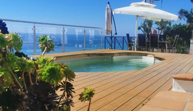 Vue magnifique, piscine privée chauffée et sauna à 10min de Monaco