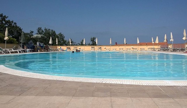 Watching The Horizon in residence with swimming pool for a fee