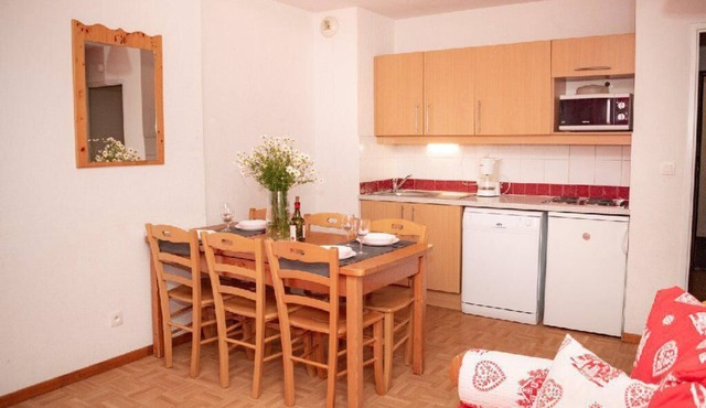 Wifi, 1st floor, swimming pool, balcony, parking, tv, ski locker, 45m², Puy-Saint-Vincent