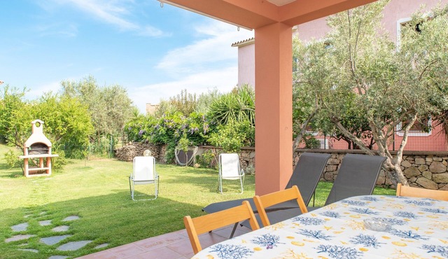 With Spacious Garden in a Quiet Location – Villetta Corbezzolo