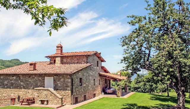 Wonderful villa for 12 people with private pool, WIFI, TV, balcony, pets allowed and panoramic .