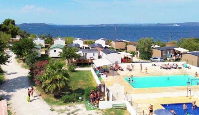 ZEcamping 3* pataugeoire piscine locatif TV clim 24m2 4 pers