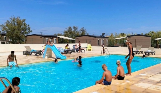 ZEcamping 3 étoiles pataugeoire piscine locatif TV clim 29m2 6 pers