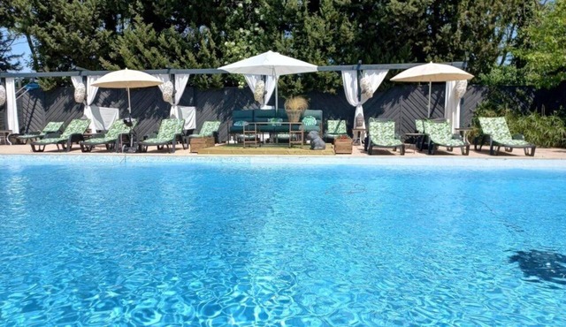 ZEcamping 4 étoiles piscine chiens acceptés jacuzzi chalet TV clim 18m2
