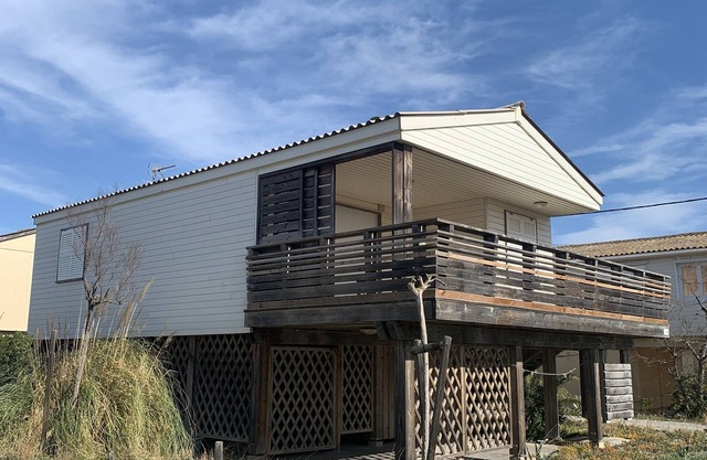 Charming overwater chalet "Le Dolce Vita" in Gruissan, 200 metres from the beach
