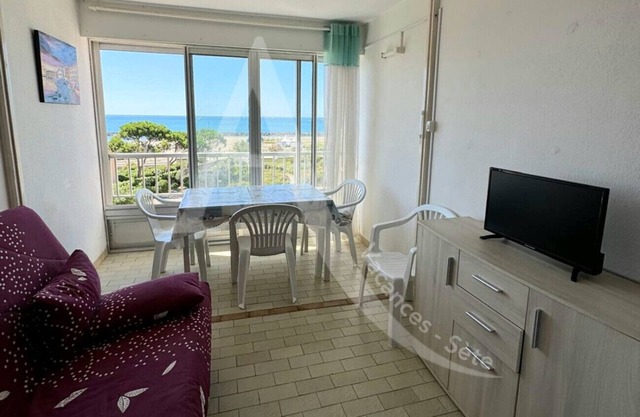 STUDIO 4 PERS AVEC PKG BORD DE PLAGE VUE MER