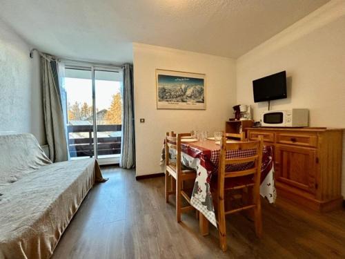Studio cabine chaleureux avec balcon, proche pistes, 4 pers, Puy Saint Vincent - FR-1-330G-9