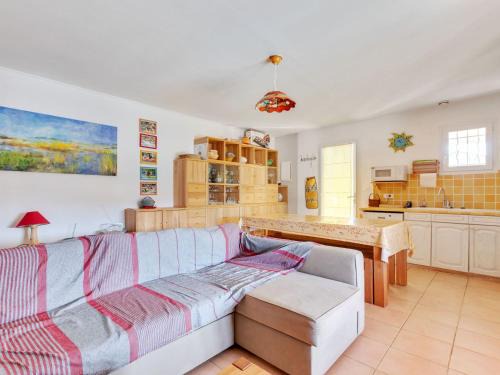 Sunny Roquebrun Getaway