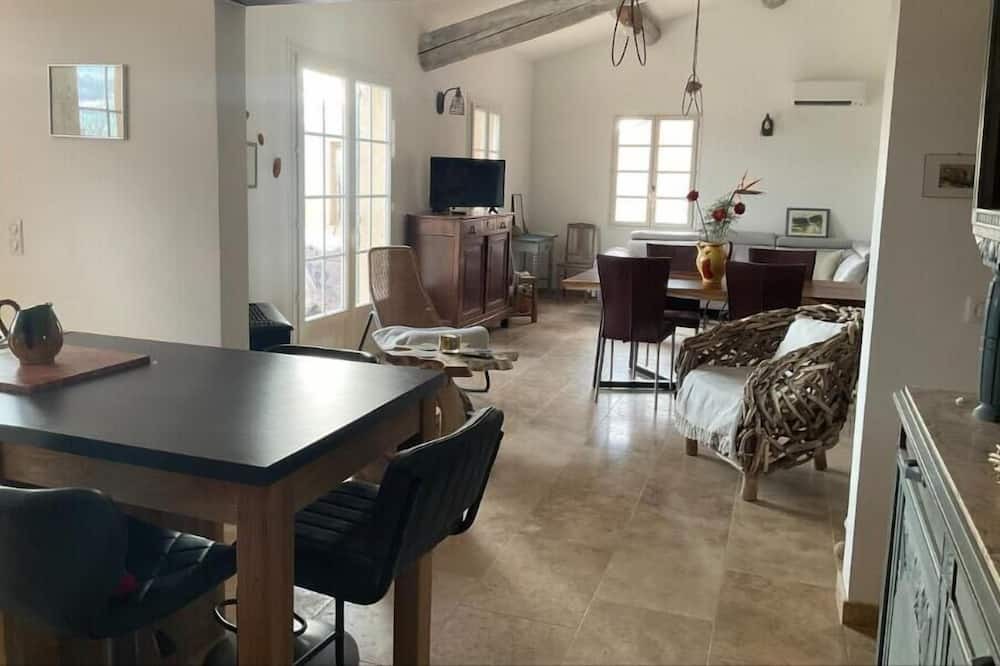 Cabrieres-dʼAigues House | Vrbo Property