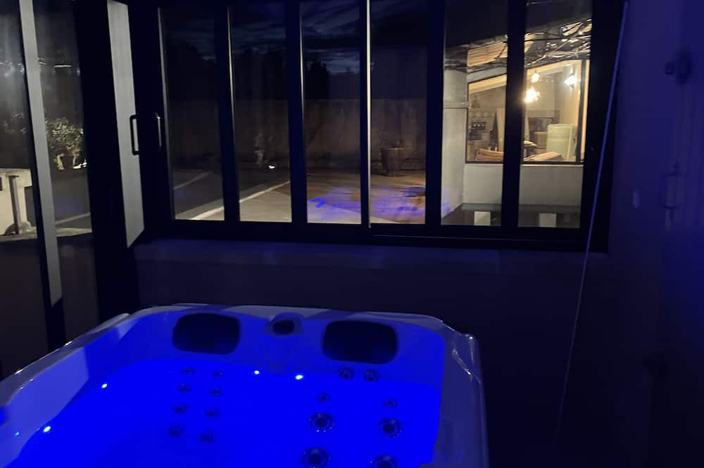 Cheval-Blanc House | Lou Mas dou Souleou & spa