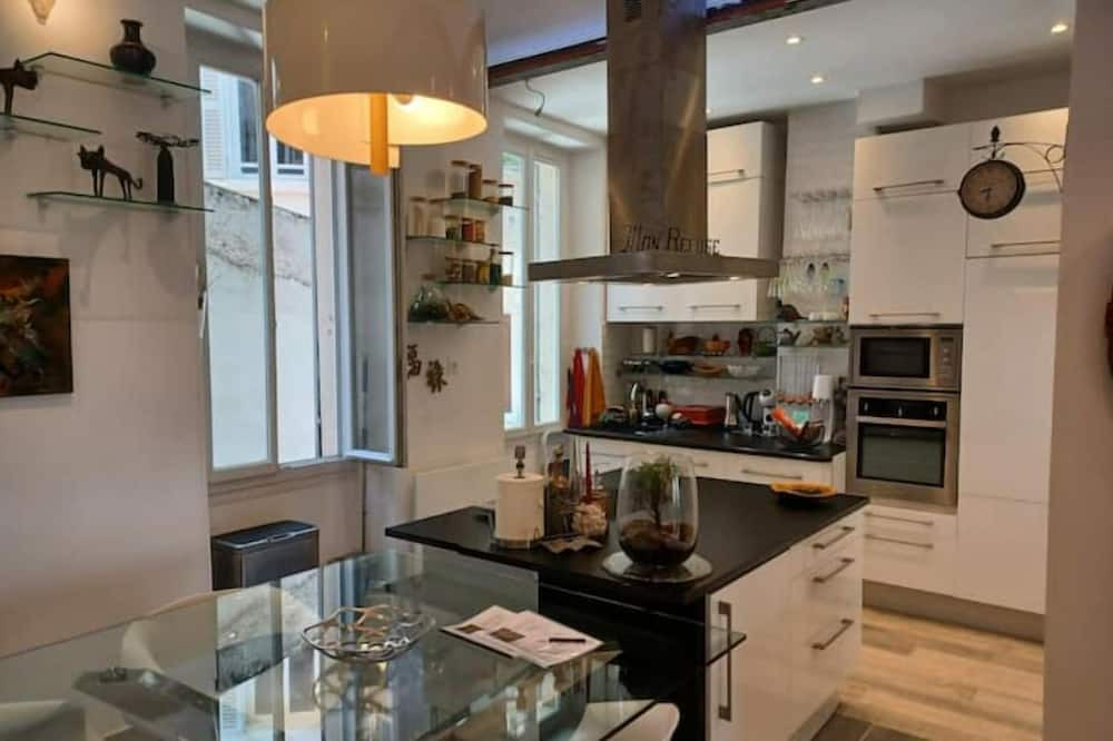 Le Camas Apartment | Vrbo Property