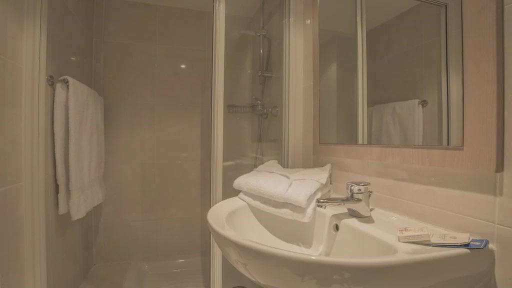 Photo of Bathroom in Carnot