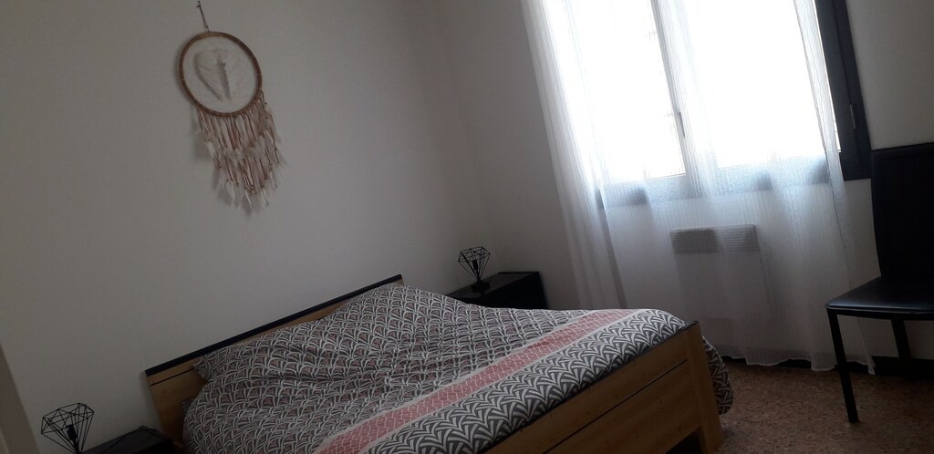 Photo of Bedroom in Aigues-Mortes Medieval City