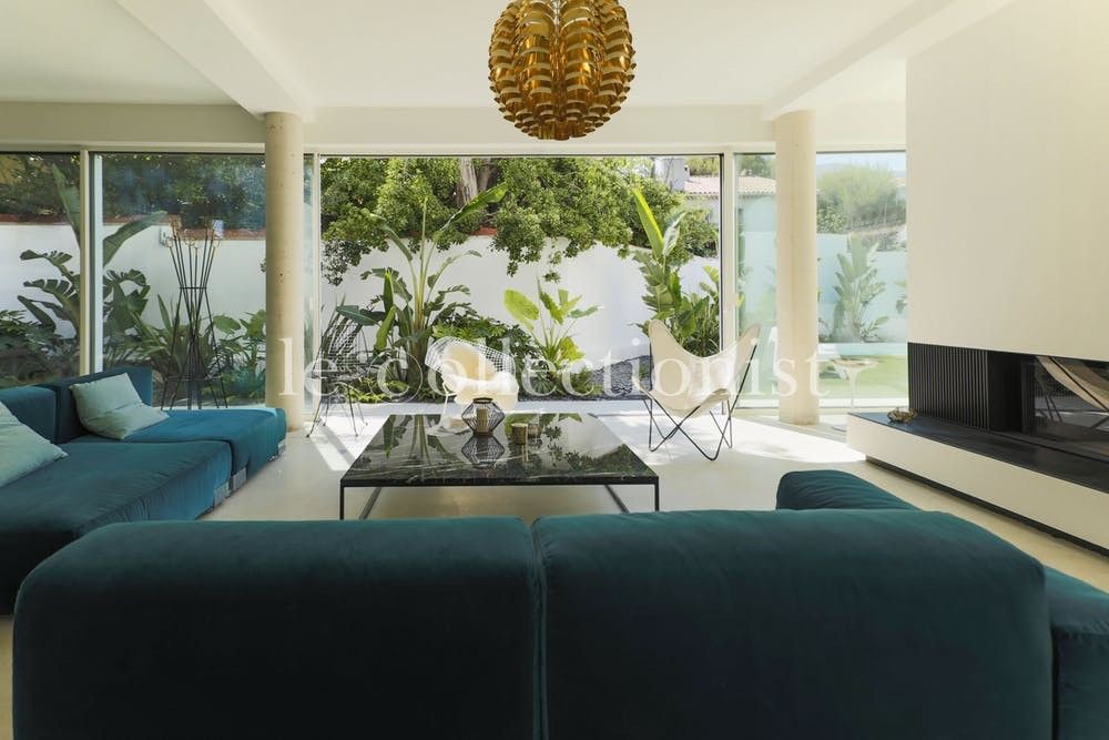 Photo of Livingroom in 8th Arrondissement