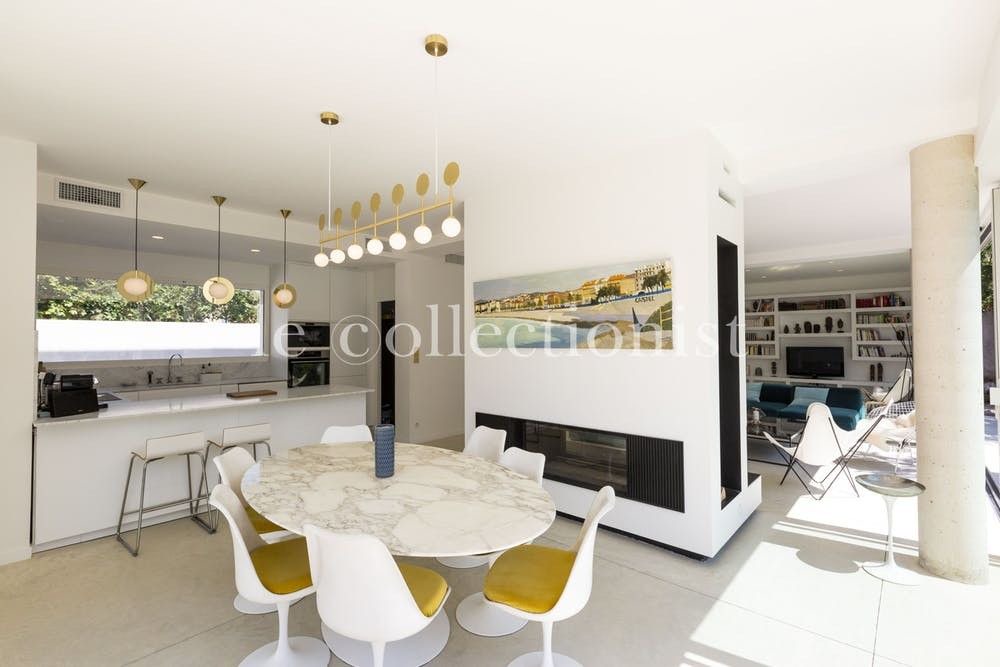 Photo of Livingroom in 8th Arrondissement