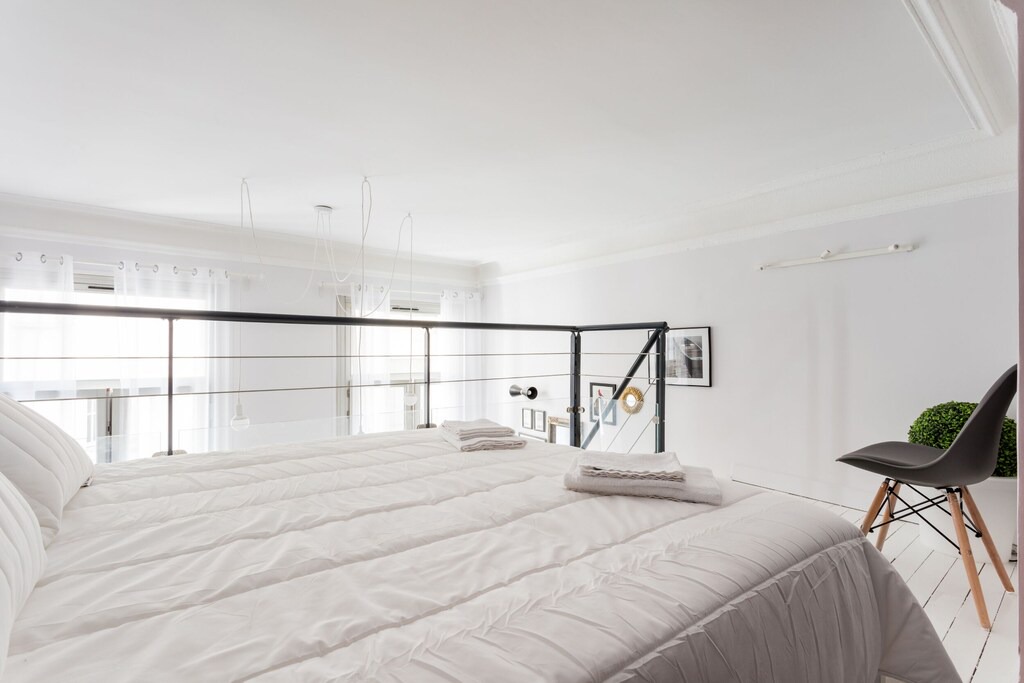 Photo of Bedroom in Comedie