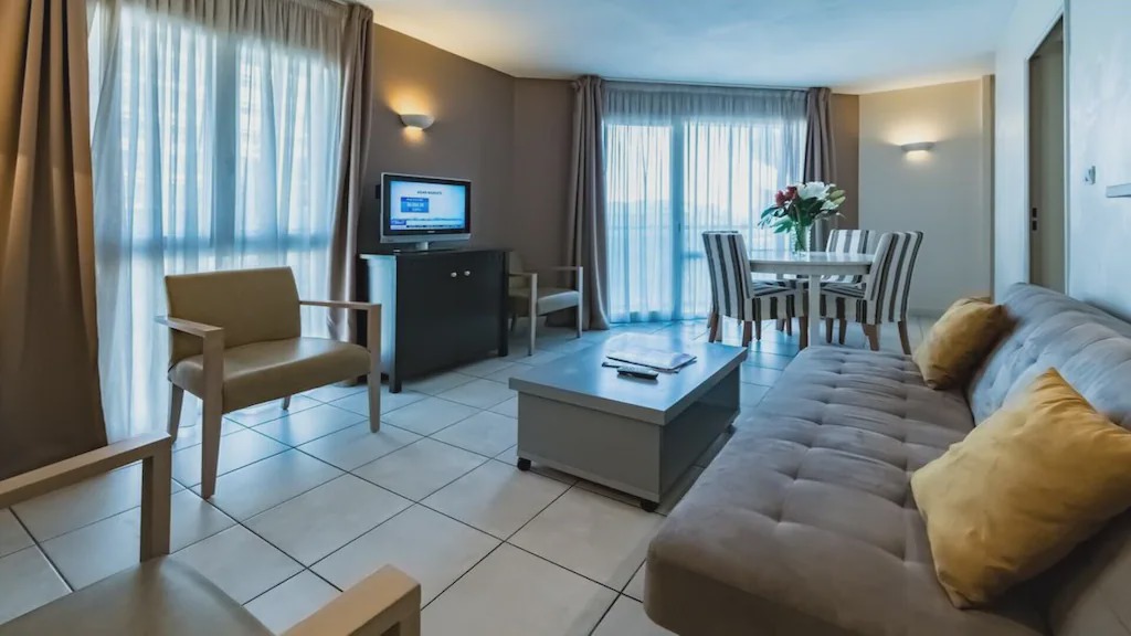 Photo of Others in Carnot