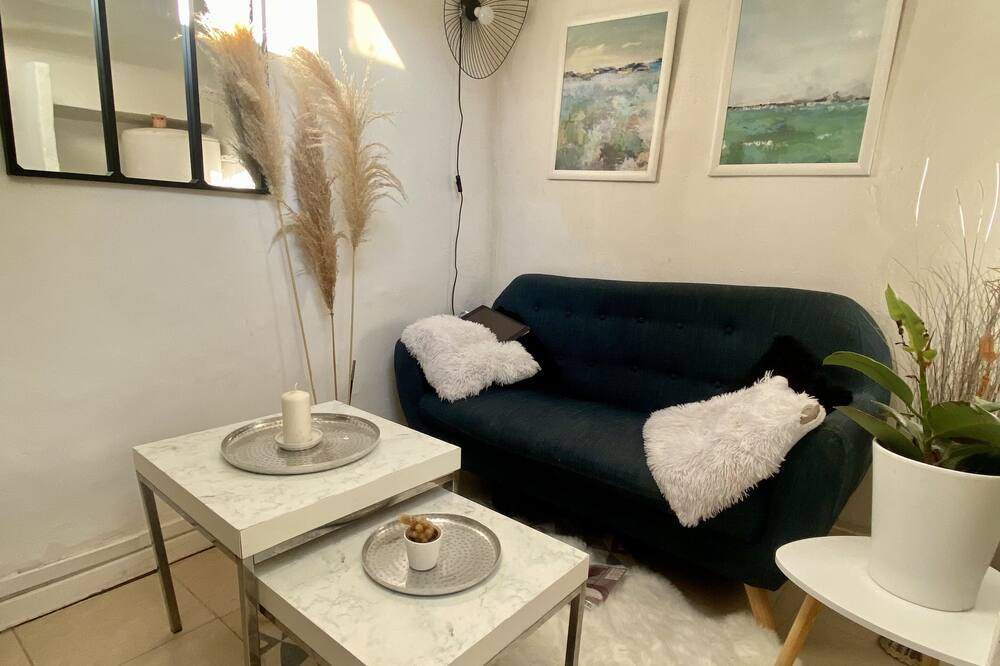 Photo of Livingroom in Saint-Lazare