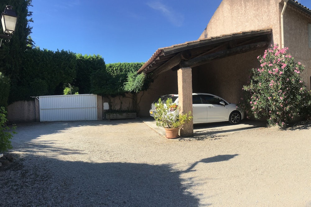 Photo of Outdoor in Cabannes
