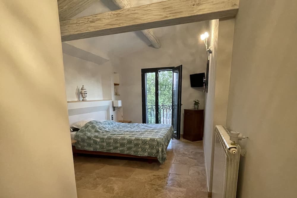 Photo of Bedroom in Lamanon