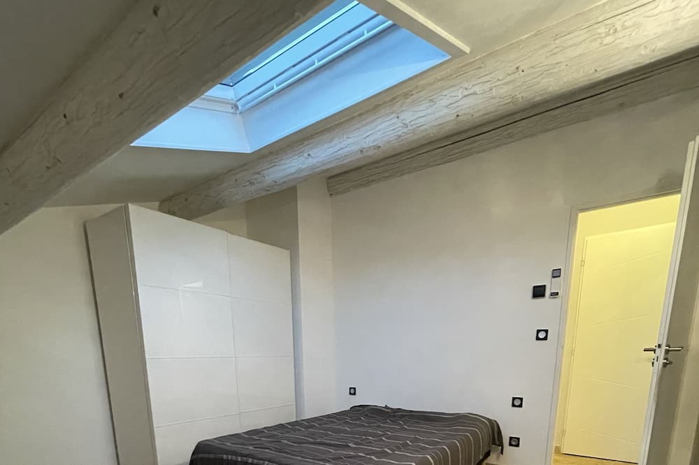 Photo of Bedroom in Lamanon