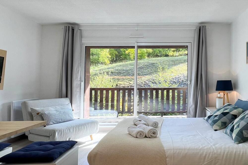 Photo of Bedroom in Enchastrayes