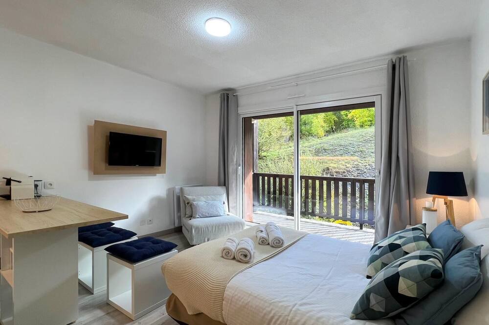 Photo of Bedroom in Enchastrayes