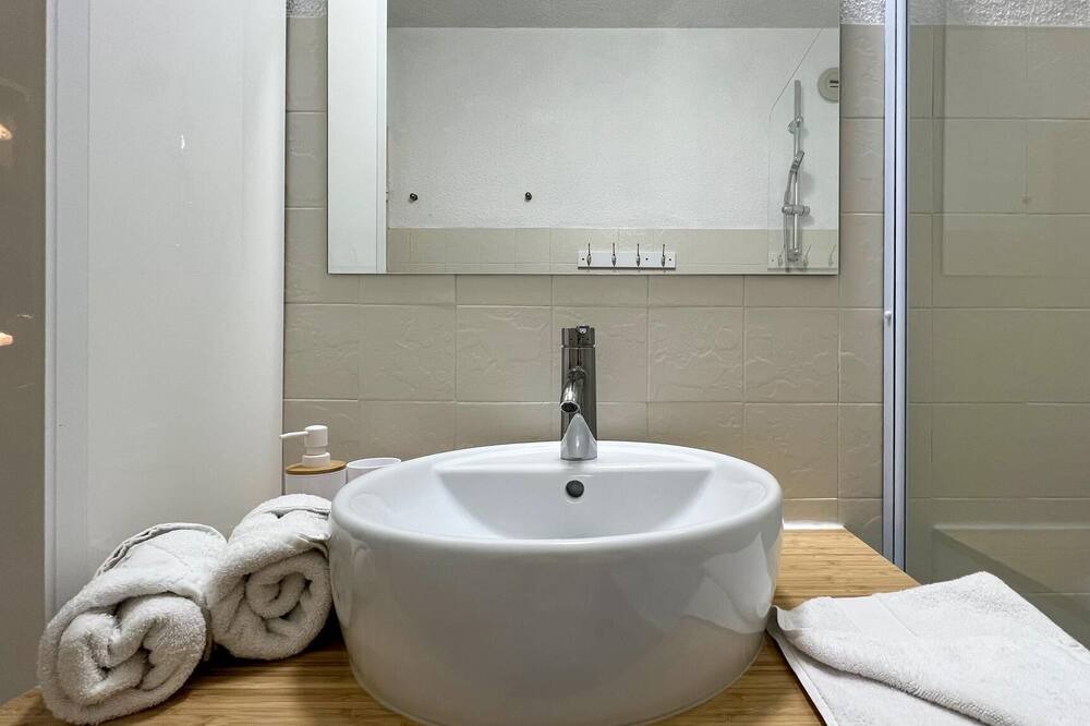 Photo of Bathroom in Enchastrayes