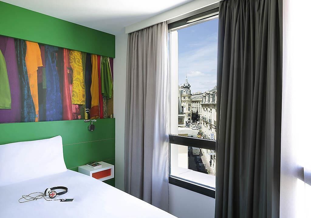 Photo of Bedroom in Comedie