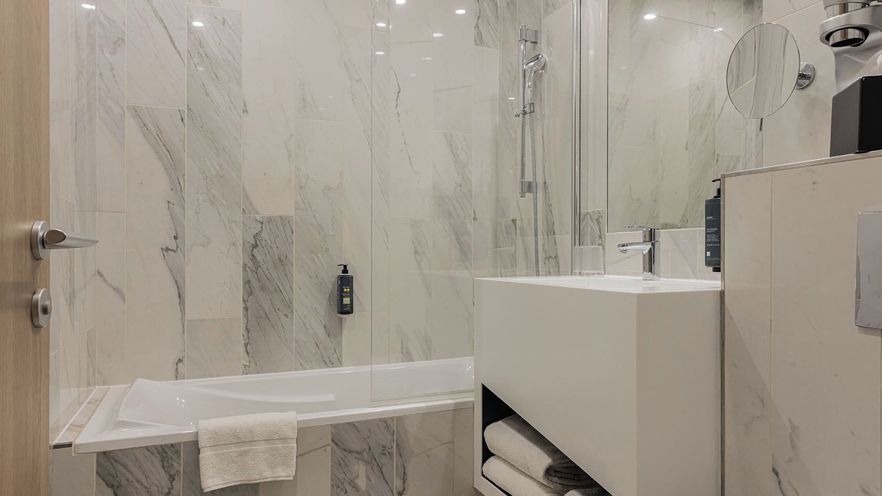 Photo of Bathroom in Gares
