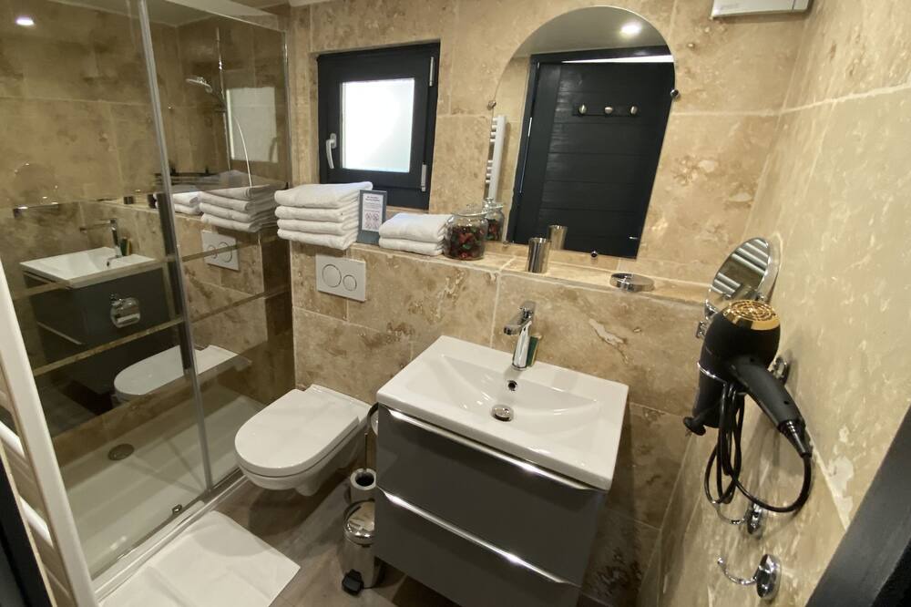 Photo of Bathroom in Bonnieux