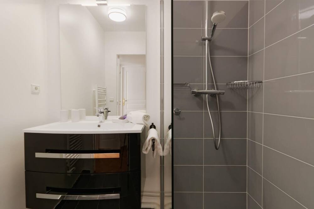 Photo of Bathroom in Mazarin Quarter